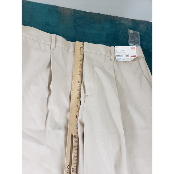 Uniqlo Pants Size 31 Womens Beige Stretch Chino Khaki Pleated Straight NWT - Picture 9 of 14